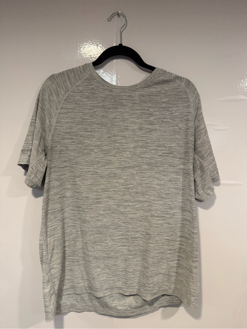 Old Navy Active Heather Gray Short-Sleeve Crewneck Shirt